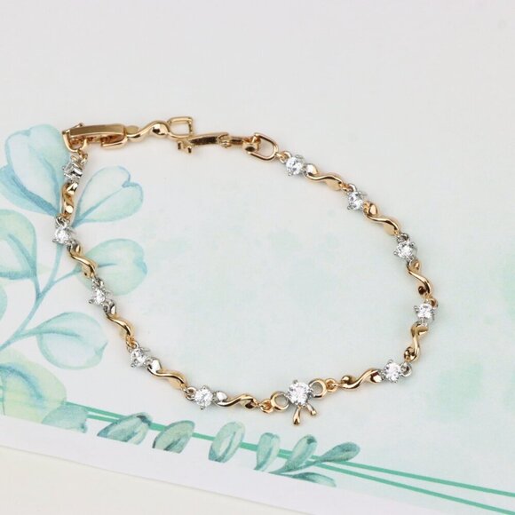 Elegant Rose Gold and Silver Crystal Bow Design Bracelet, Adjustable, XPBL0693 - Picture 3 of 12